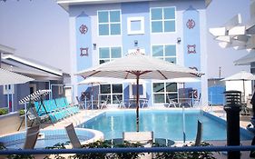 De Holiday Beach Hotel Accra 3*